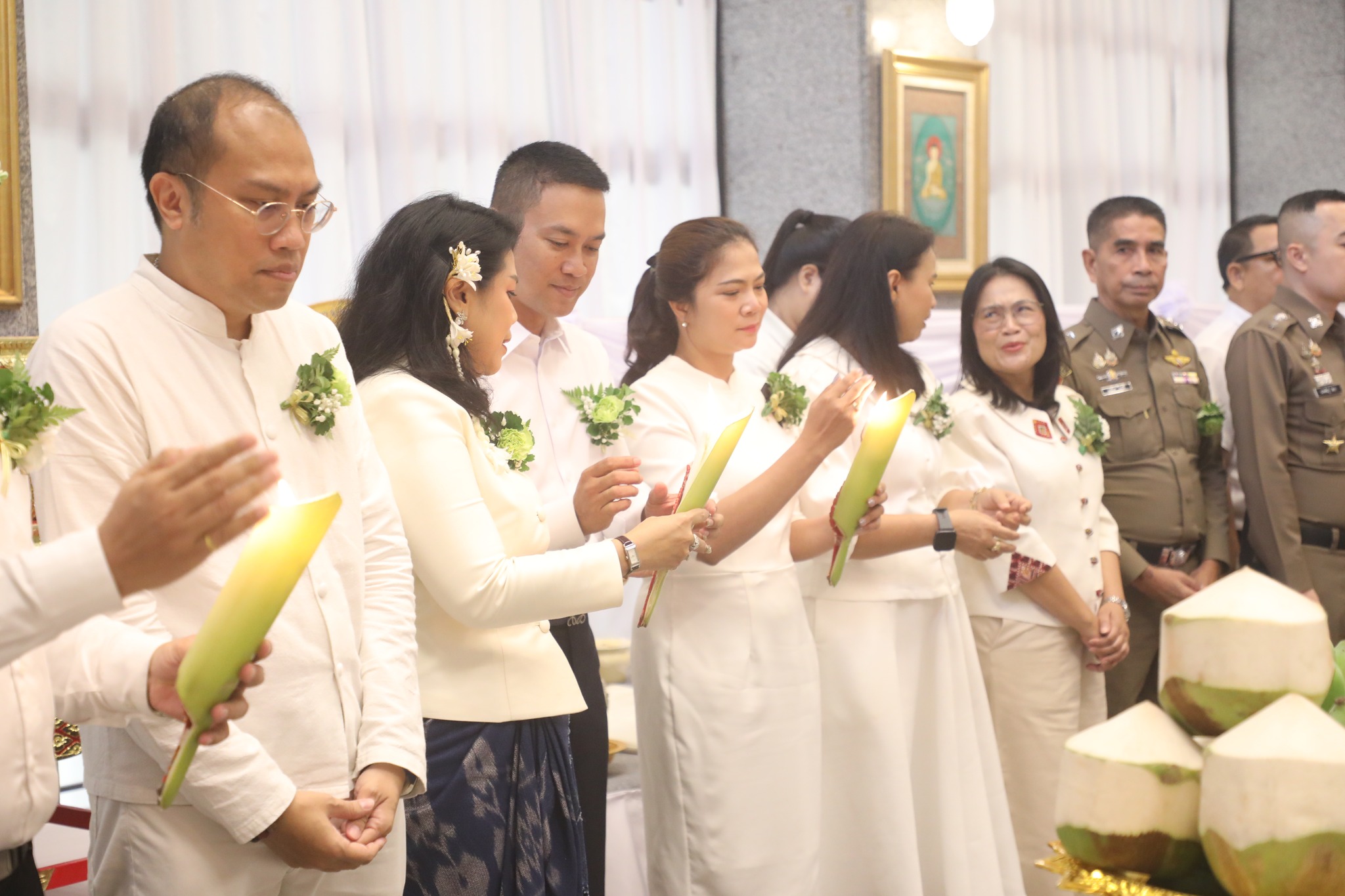 title - ปฏิรูปที่ดินจังหวัดเพชรบุรี พร้อมด้วย เจ้าหน้าที่ ส.ป.ก.เพชรบุรี ร่วมโครงการพัฒนาบุคลากรเพื่อเพิ่มประสิทธิภาพการดำเนินงานด้านศิลปหัตถกรรม กิจกรรมไหว้ครูช่าง ณ ชั้น 2 อาคารพระมิ่งขวัญ ศูนย์ส่งเสริมและพัฒนาอาชีพเสริมนอกภาคการเกษตร ตำบลช้างใหญ่ อำเภอบางไทร จังหวัดพระนครศรีอยุธยา